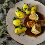 Who’s jack, who’s jack jackfruit, who’s jack jackfrucht, jackfruit, jackfrucht, jackfruit bestellen, jackfrucht kaufen, jackfruit kaufen, bio-jackfruit, bio-jackfrucht, who's jack, fleischersatz, alternative zu fleisch, jackfruit frikassee, jackfruit geschnetzeltes, jackfruit geschmack, jackfruit burger, jackfruit pulled pork, jackfruit bbq, jackfruit pulled pork bestellen, chefkoch jackfruit, jackfruit gulasch, jackfruit bolognese, jackfruit fleischersatz, jackfruit stinkfrucht, jackfruit deutsch, jackfruit curry, jackfruit curry rezept, jackfruit kalorien, jackfruit tree, jackfruit durian, jackfruit kaufen, jackfruit rezepte, jackfruit rezept, jackfruit baum kaufen, jackfruit bao, jackfruit dose, jackfruit grillen, jackfruit herkunft, jackfruit salat, jackfruit döner, jackfruit kohlenhydrate, jackfruit durian unterschied, jackfruit nährwerte, jackfruit dm, jackfruit edeka, jackfruit kaufen edeka, jackfruit rossmann, upton naturals jackfruit, jackfruit is durian, upton jackfruit germany, upton jackfruit, alnatura jackfruit, jacky f jackfruit, lotao jackfruit, govinda jackfruit, jackfruit kern, jackfruit kaufen köln, jackfruit stinkt, jackie jackfruit, jackfruit bei rewe, jackfruit geruch, jackfruit fleischersatz de, jackfruit gerichte, jackfruit fleischersatz rezepte, jackfruit vs durian, grüne jackfruit, gastrobedarf, großverbraucher, foodservice, jackfrucht für gastro, veganes restaurant, vegetarisches restaurant, jackfrucht hersteller, jackfrucht großgebinde, jackfrucht restaurant, jackfrucht ökobilanz
